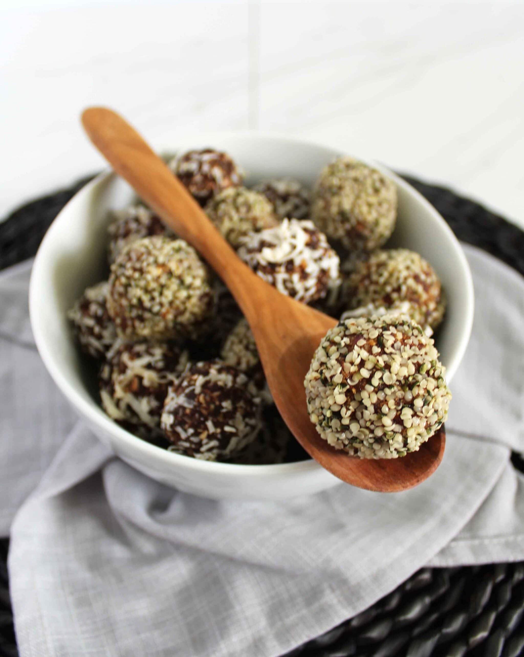 Vegan date ball recipe with coconut chocolate and peanut butter jam