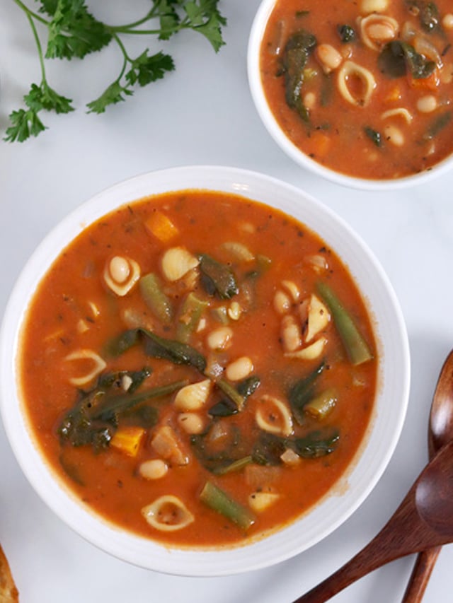 Minestrone Soup (Quick + Easy)