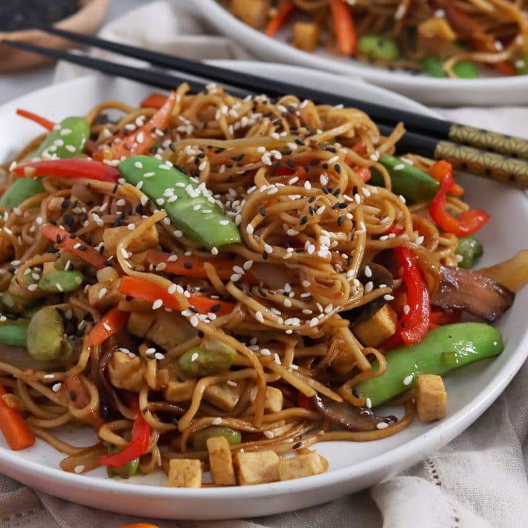 Vegan Chow Mein Recipe (with Tofu)